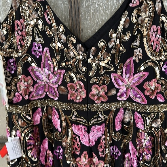 Mac Duggal V NECK FLORAL EMBELLISHED SPAGHETTI STRAP GOWN in black multi size 22 - Picture 11 of 17
